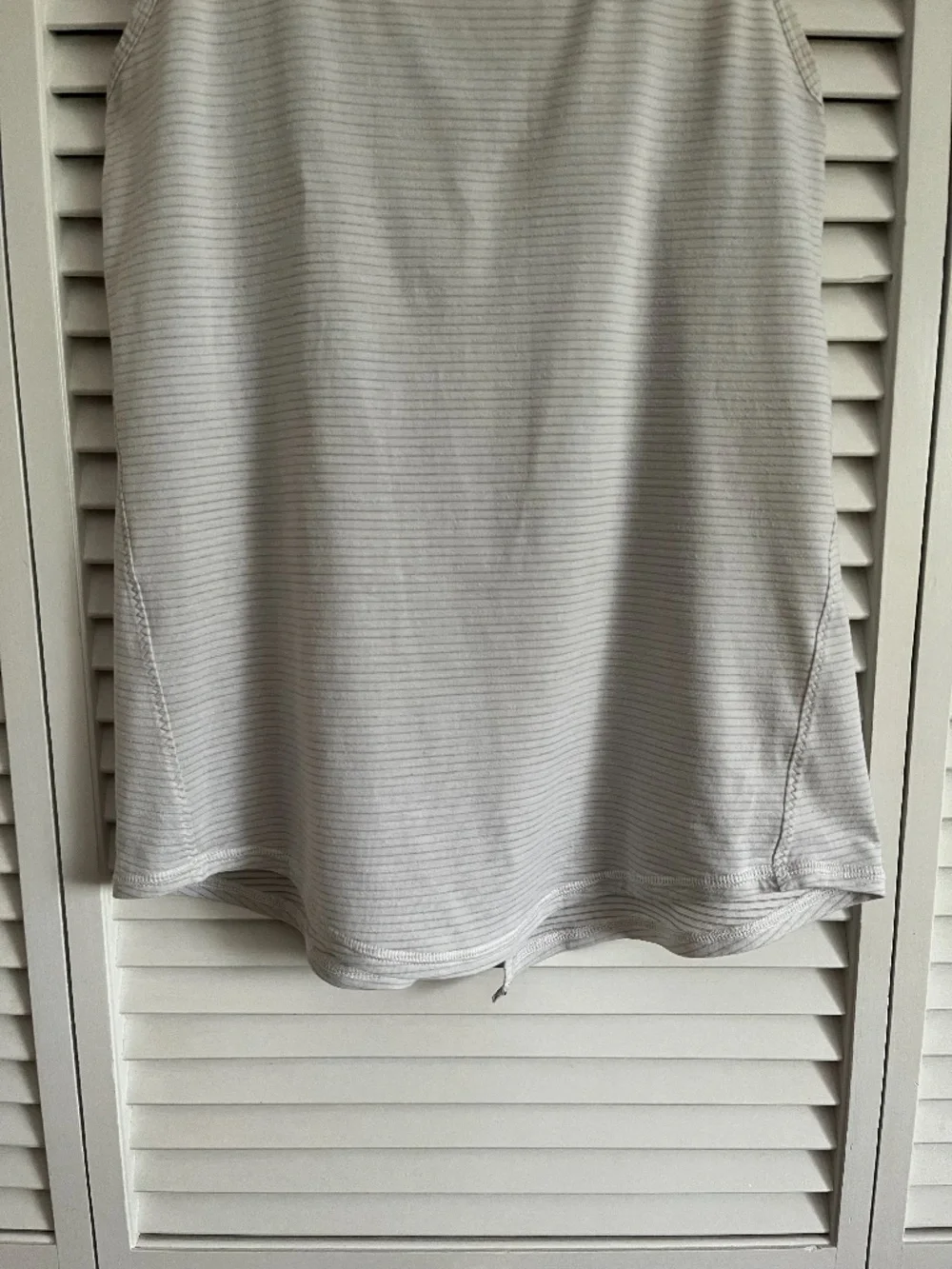 Lululemon Salute The Sun Tank top light grey fits size 2 or 4